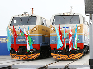 Bakü-Tiflis-Kars demiryolu Asya ile ticareti artıracak