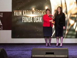 Funda Ocak, "Yılın Kadın Bürokratı" ödülünün sahibi oldu