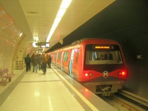 Yenikapı-Hacıosman Metrosu'nda seferler durdu