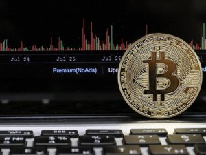 Bitcoin, bir haftada yüzde 30 küçüldü