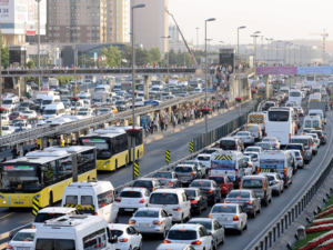 İstanbul trafiği hayatın 3.5 yılını çalıyor