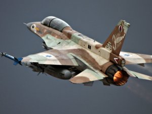 Suriye, İsrail'e ait savaş uçağını düşürdü