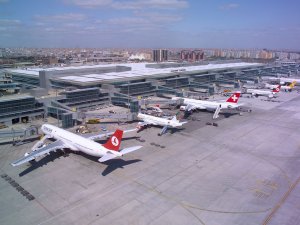 Atatürk Havalimanı, ABD nüfusundan fazla yolcu ağırladı