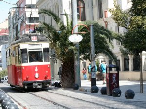 Kadıköy-Moda Nostaljik Tramvayı İBB'ye devredildi