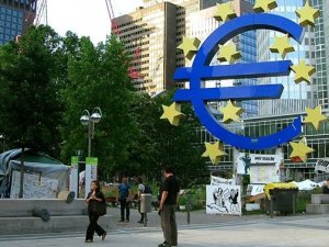 "ECB varlık alımını yıl sonunda bitirecek"