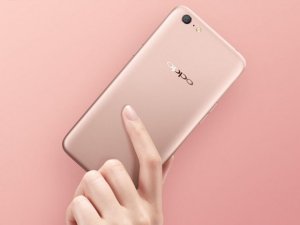 Oppo R15 ve Oppo R15 Plus geliyor