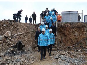 Ahmet Arslan Küçük Çamlıca TV-Radyo Kulesi inşaatında incelemelerde bulundu