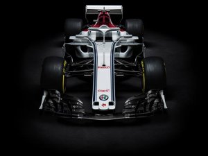 Alfa Romeo Sauber F1 Takımı'nın yeni aracı C37 görücüye çıktı