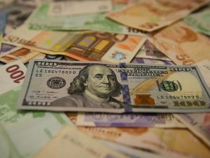 Dolar/TL güne yatay başladı