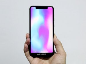 Dünyanın ilk Androidli iPhone X'i piyasada!