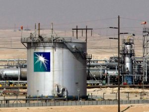 Saudi Aramco'ya 2 füze atıldı