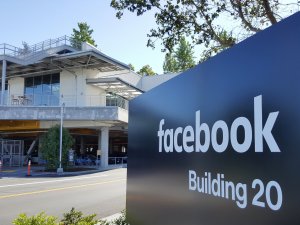 Facebook hisseleri yüzde 6 daha değer kaybetti