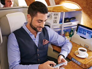 Emirates, uçak içi mobil telefon bağlantı hizmetinin 10. yılını kutluyor