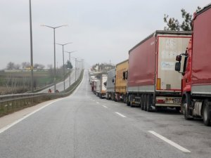 Uzun TIR kuyruklarına çözüm aranıyor