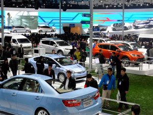 Çin, otomobil ithalatında vergiyi azaltıyor