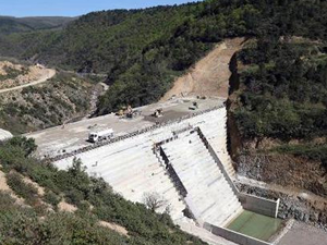 İhsaniye Barajı'nın gövde dolgusu yükseliyor