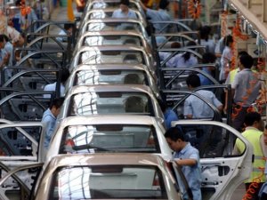 Çinli otomotiv devlerinin hisseleri düştü