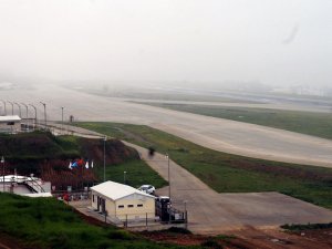 Trabzon'da sis nedeniyle bazı uçuşlar iptal edildi