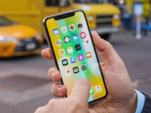 Apple uygun fiyatlı iPhone üzerinde çalışıyor