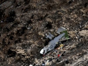 İran'da düşen uçağın ön raporu hazırlanıyor