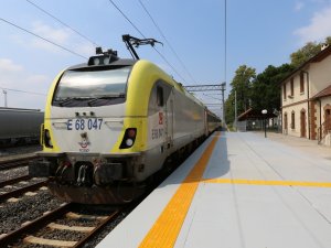 Adapazarı-İstanbul Treni Köseköy'de durmaya başladı