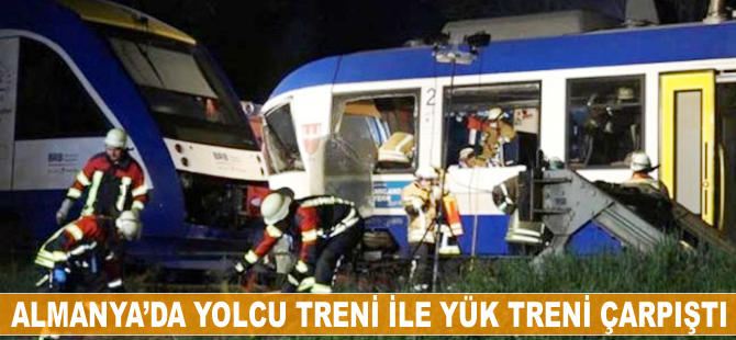 Almanya'da yolcu treni ile yük treni çarpıştı: 2 ölü
