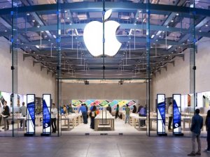 Apple hisseleri yeniden rekor kırdı