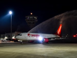 Türkiye’nin ilk Boeing 737 MAX 8’İ Antalya’ya indi