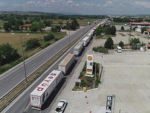 Sınır kapılarında tır kuyruğu azalıyor
