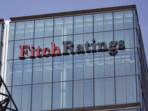 Fitch: Para politikasında aşınma baskı yaratır