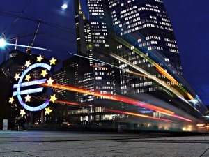 Euro Bölgesi'nde ekonomik faaliyet 18 ayın düşüğünde