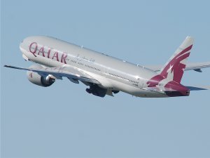 Qatar Airways uçağının motoru havadayken durdu!