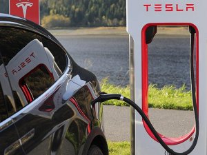 Tesla, Türkiye'ye elektrikli şarj istasyonu kuracak