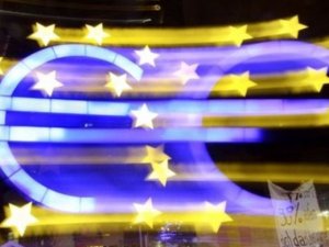 Euro Bölgesi'nde imalat sanayi PMI 15 ayın düşüğünde