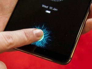 Galaxy S10 parmak izini ekrandan okuyacak