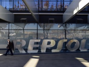 İran, İspanyol Repsol’e ham petrol gönderdi