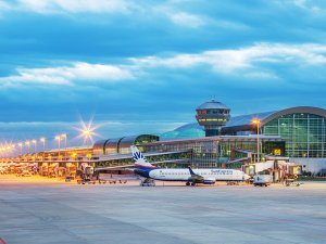 Adnan Menderes Havalimanı yolcu sayısını katladı