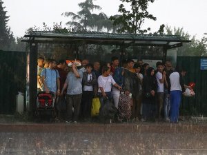 İstanbul'da sağanak yağış ulaşımı olumsuz etkiliyor