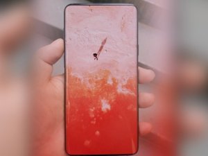 Samsung Galaxy S10 yüzünü gösterdi