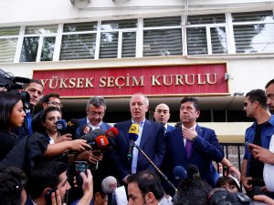 Muharrem İnce, YSK binası önüne geldi