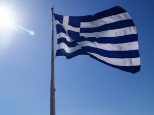 Standard & Poor's Yunanistan'ın kredi notunu yükseltti