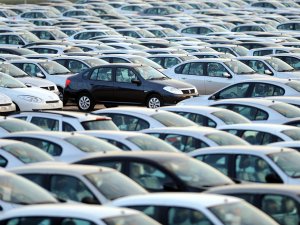 Otomobil ve hafif ticari araç pazarı daraldı
