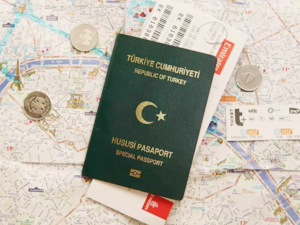 Yeşil pasaportlular da AB'ye girerken vize alacak