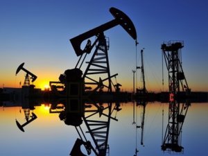 ABD'nin petrol üretimi şubattan bu yana ilk defa düştü