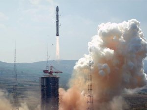 Çin yeni navigasyon uydusunu uzaya fırlattı