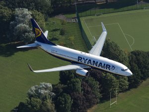 Ryanair'de grev nedeniyle bazı uçuşlar iptal edildi