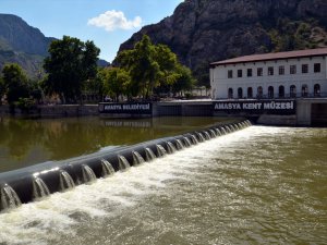 Yeşilırmak Nehri'nde elektrik üretiliyor