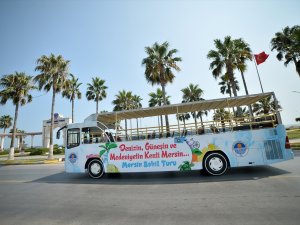 Mersin'de üstü açık yolcu otobüsü hizmete başladı