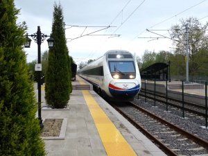 Kocaeli'de tren seferleri yeniden başladı