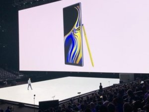 Samsung, Note 9 ve yeni ürünlerini tanıttı